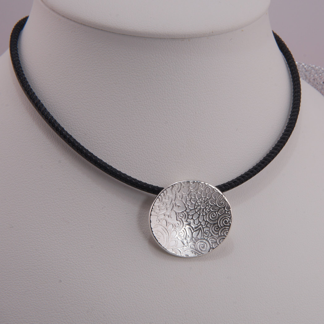 Silber Anhänger, oval, konkav